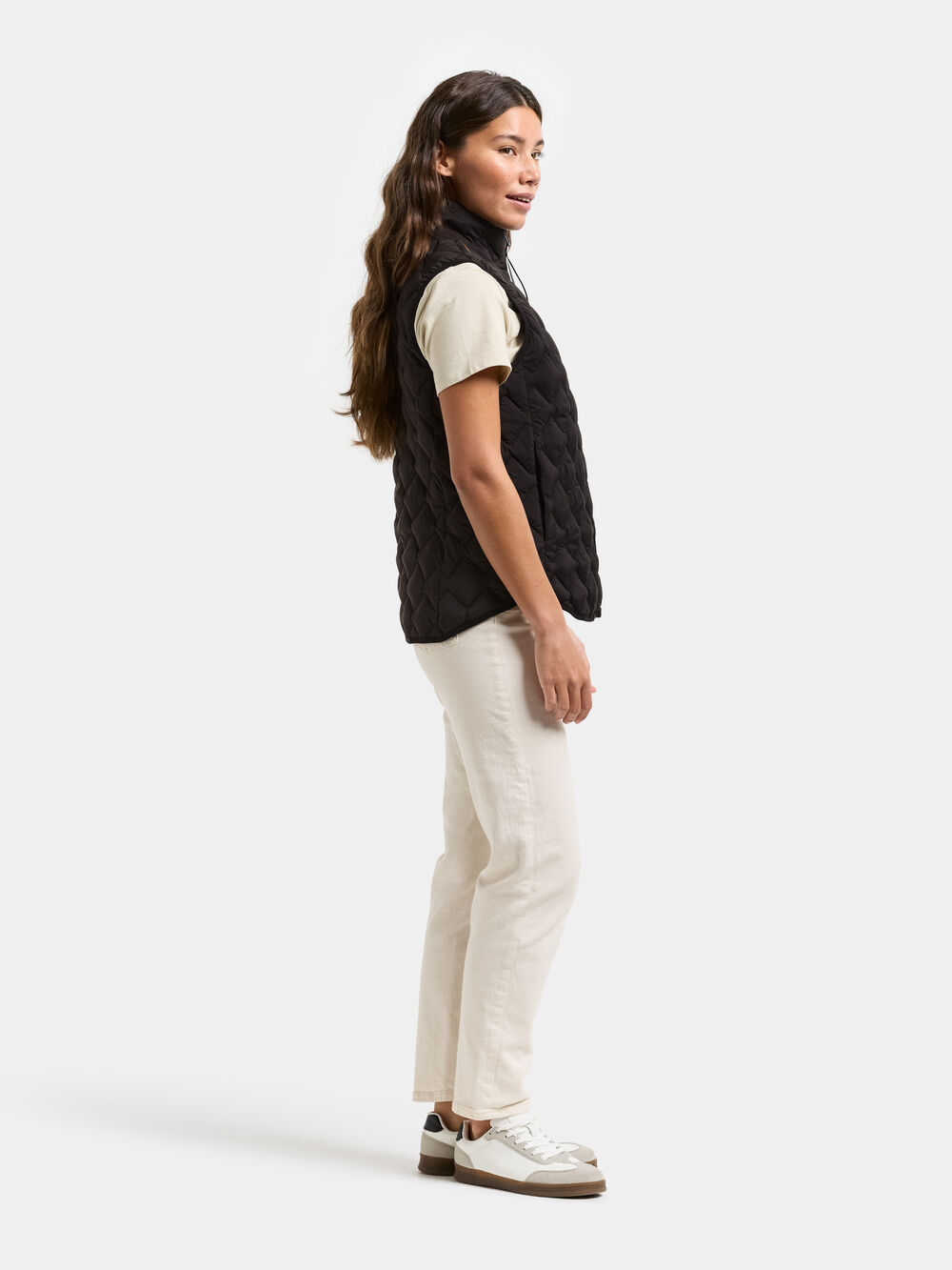 Evy Vest Black