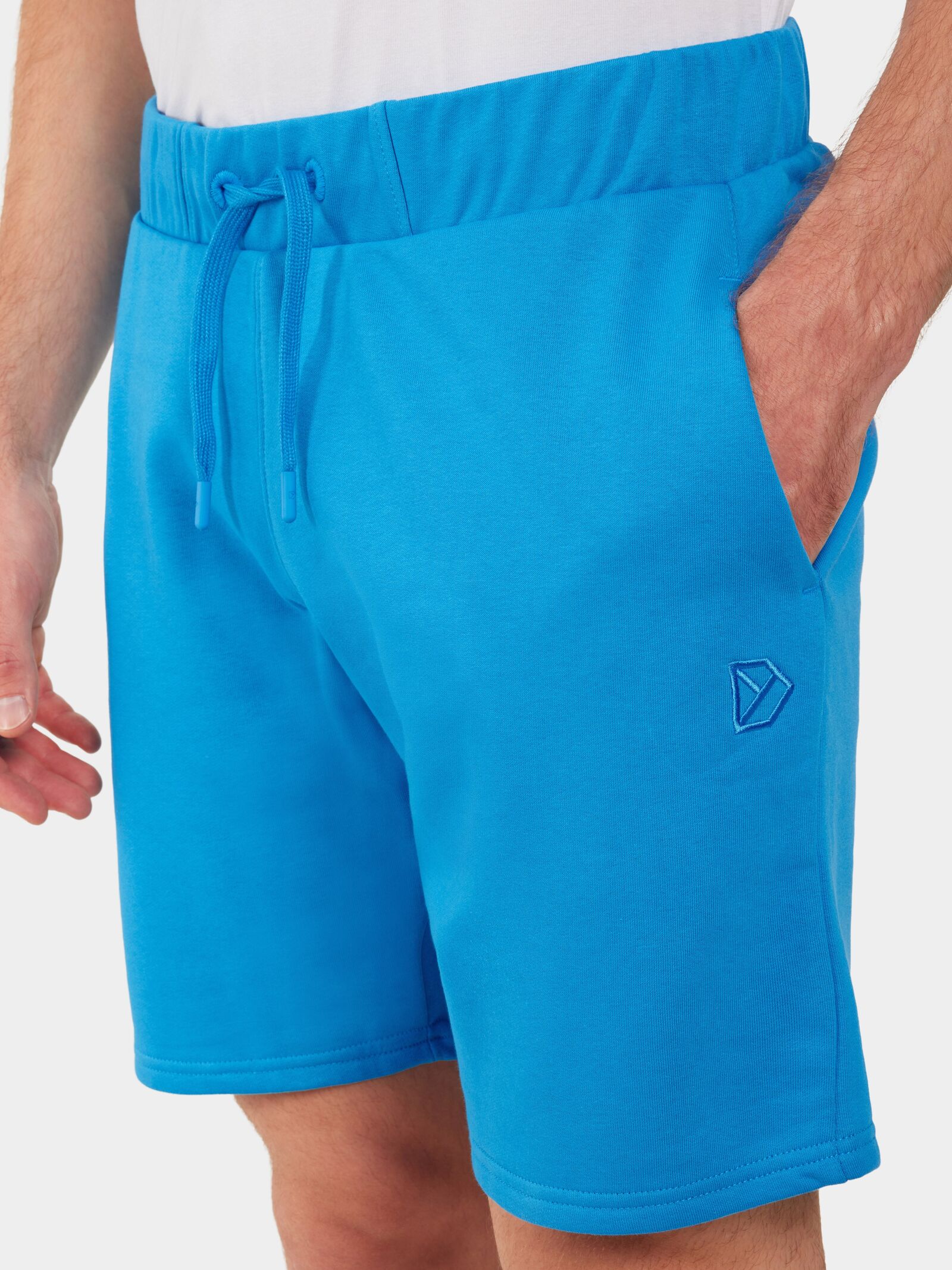 FEJAN USX SHORTS-332-model-detail-01