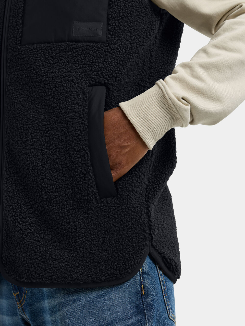Rasmus Vest Black