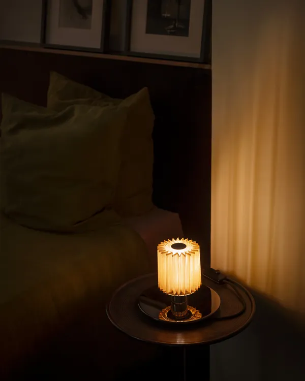 In the Sun 220 Table Lamp Silver / Gold Mesh