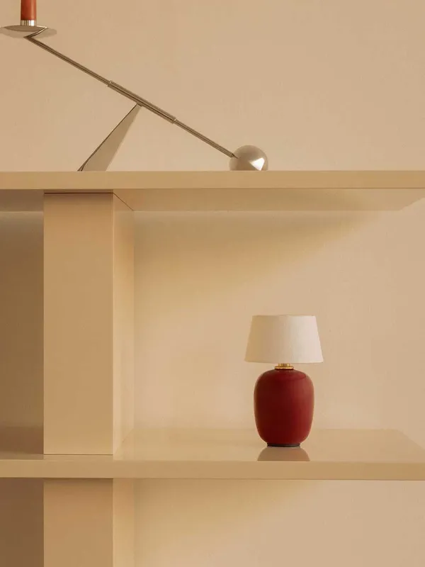 Torso Valaisin Kannettava Ø117 cm Ruby Red