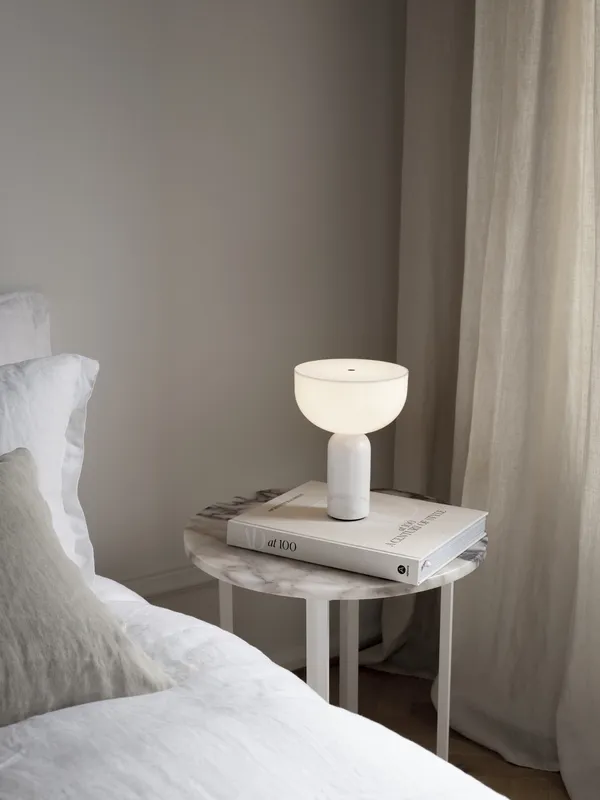 Kizu Bordlampe Bærbar White Marble