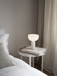 Kizu Bordlampe Bærbar White Marble