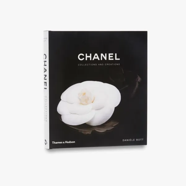 Chanel: Collections & Creations Bok