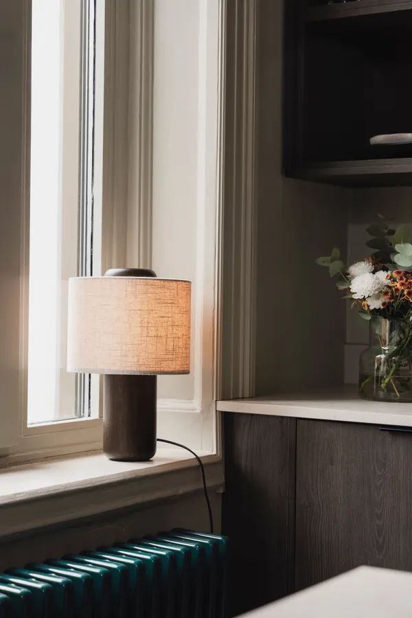 Bosco Bordlampe Mørkbeiset Eik / Beige