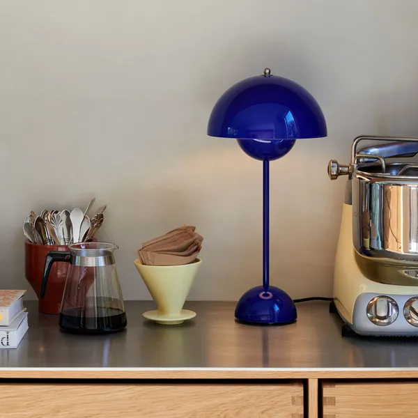 Flowerpot VP3 Bordlampe Cobalt Blue