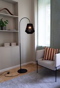 Signature 28 Gulvlampe Sort