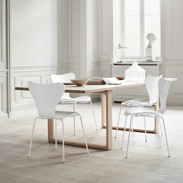 Kaiser Idell 6631-T Luxus Bordlampe Hvit