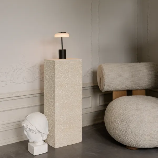 Blossi Mini Bordlampe Bærbar Sort / Opal