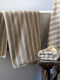 Bonnie Kylpypyyhe 70X140 cm Beige
