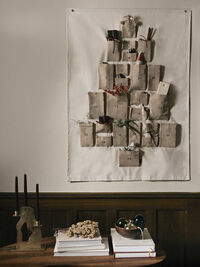Pine Adventskalender Natur 90x125 cm