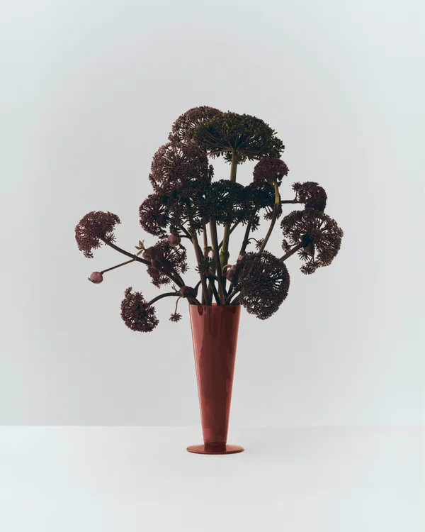 Conical Vase Medium Rose / Dark Red