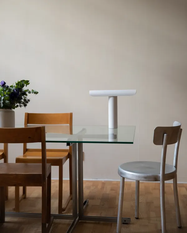 T-Lamp Bordlampe Hvit