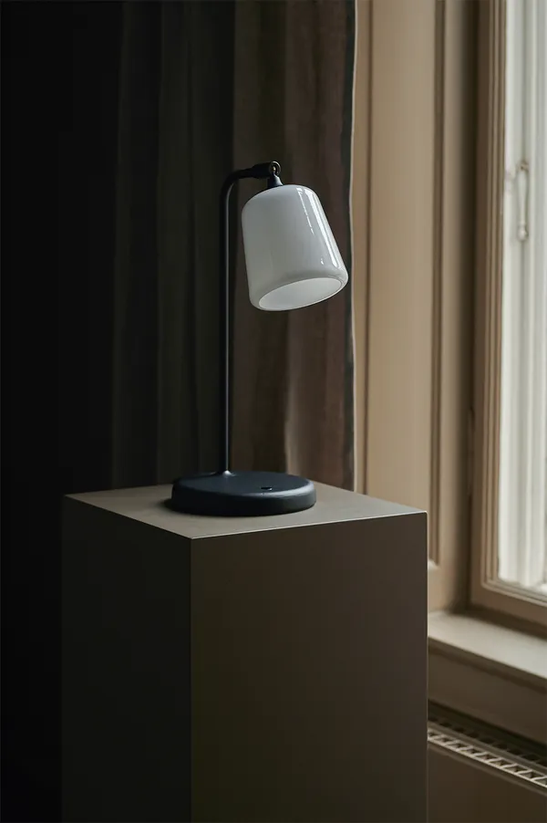 Material Bordlampe The New Edition Opal White