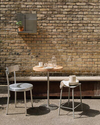 64 Bænk Corten / Travertin