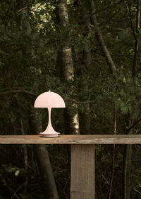 Panthella 160 Bordlampe Bærbar Pale Rose Opal Acryl