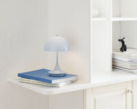 Panthella 160 Bordlampe Bærbar Pale Blue Opal Acryl