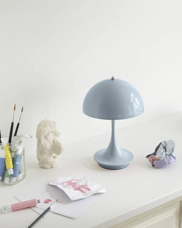 Panthella 160 Bordlampe Bærbar Pale Blue Opal Acryl