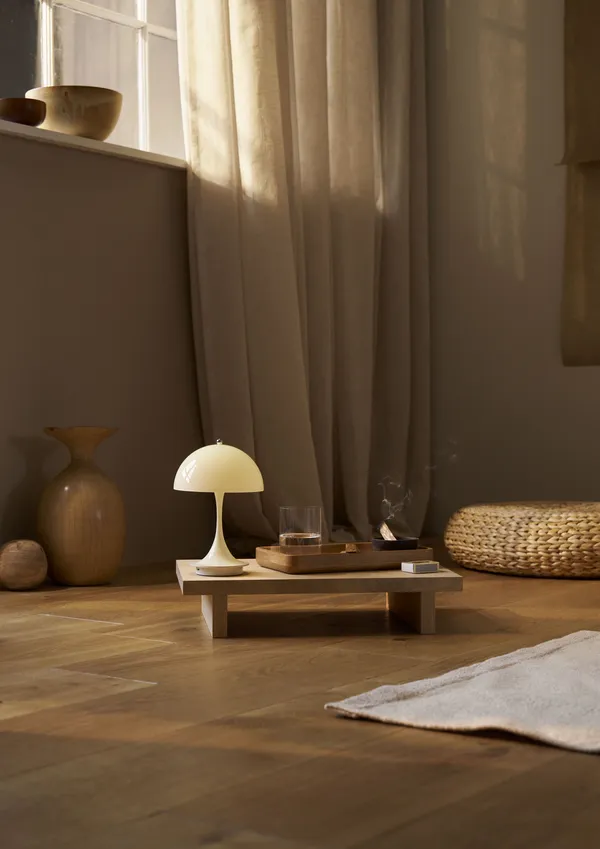 Panthella 160 Bordlampe Bærbar V3 Opalhvid