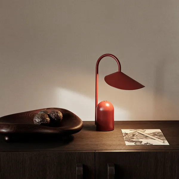 Arum Kannettava Valaisin Oxide Red