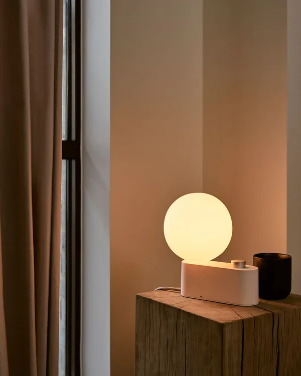 Alumina Table Lamp with Sphere IV Pink
