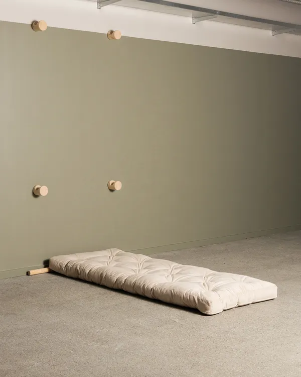 Hooked Chair Bed Soft Chalk