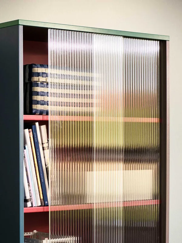 Colour Cabinet Vitrineskab Glasdør / Multi