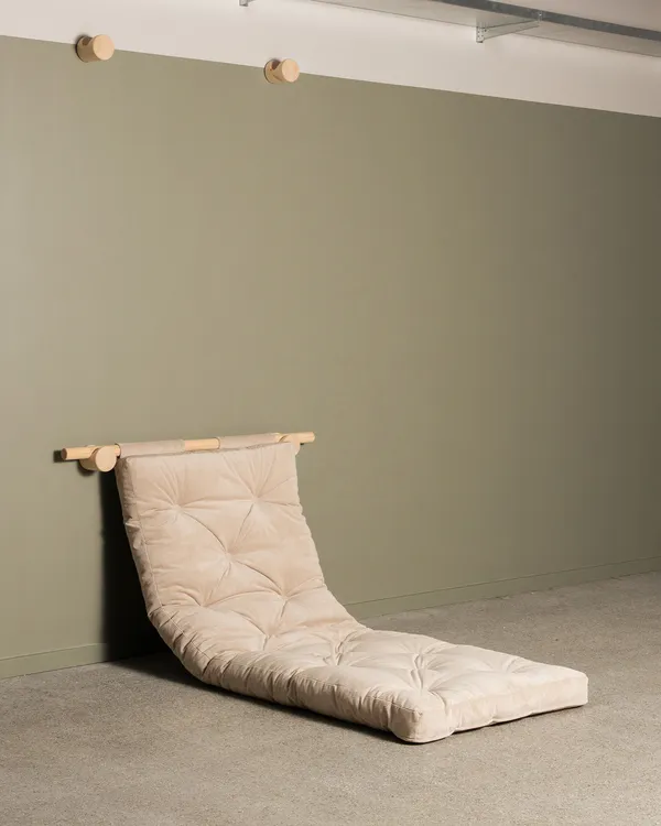 Hooked Chair Bed Soft Chalk