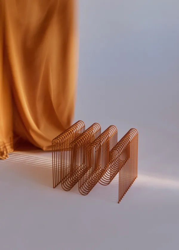 Curva Avisstativ Amber