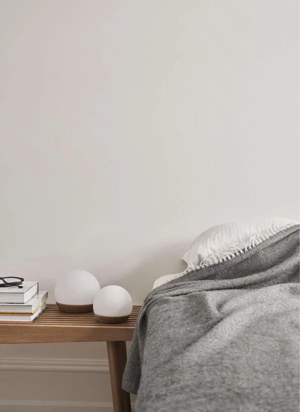 Spring Snowball Bærbar Bordlampe Ø11 cm Hvit