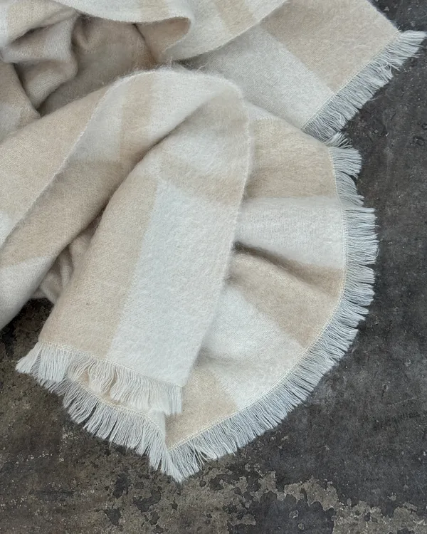 Hallin Pledd Mohair 130x170 cm Beige / Off-white