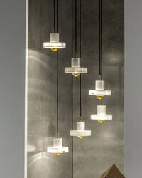 Stone Riippuvalaisin White Marble / Kulta