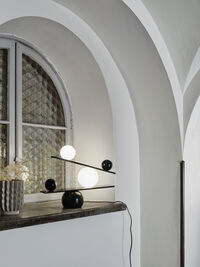 Balance Bordlampe Sort