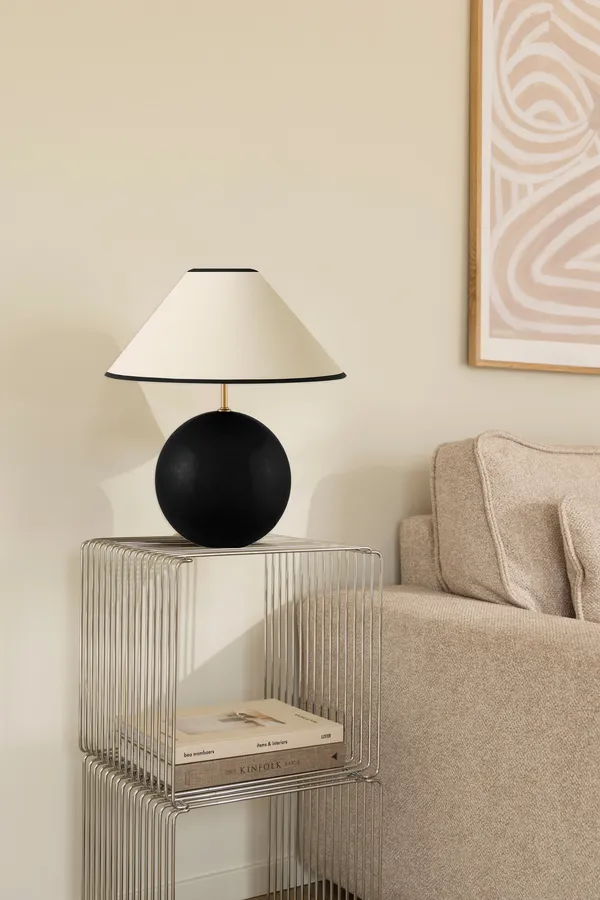 Iris 35 Bordlampe Sort