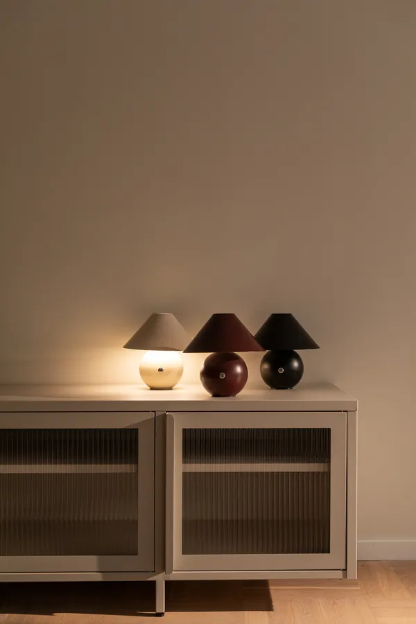 Cosmo Bordlampe Bærbar Sort
