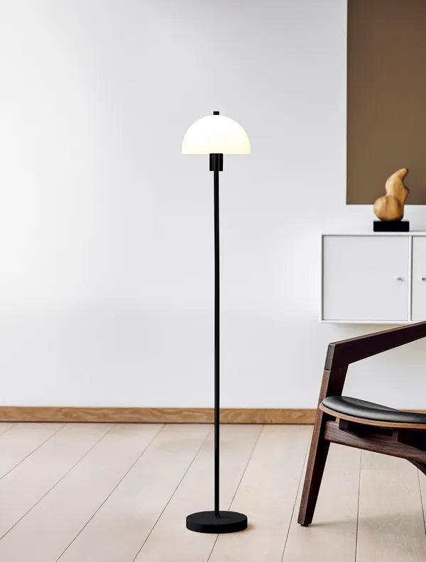 Vienda Golvlampa Svart / Opal