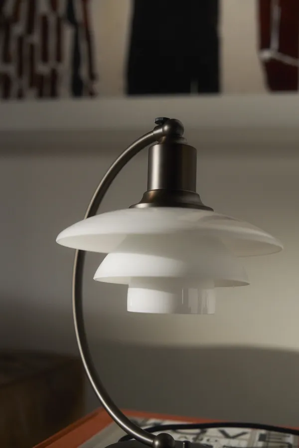 PH 2/2 Luna Bordlampe Aged Brass / Opalglass