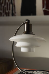 PH 2/2 Luna Bordlampe Aged Brass / Opalglass