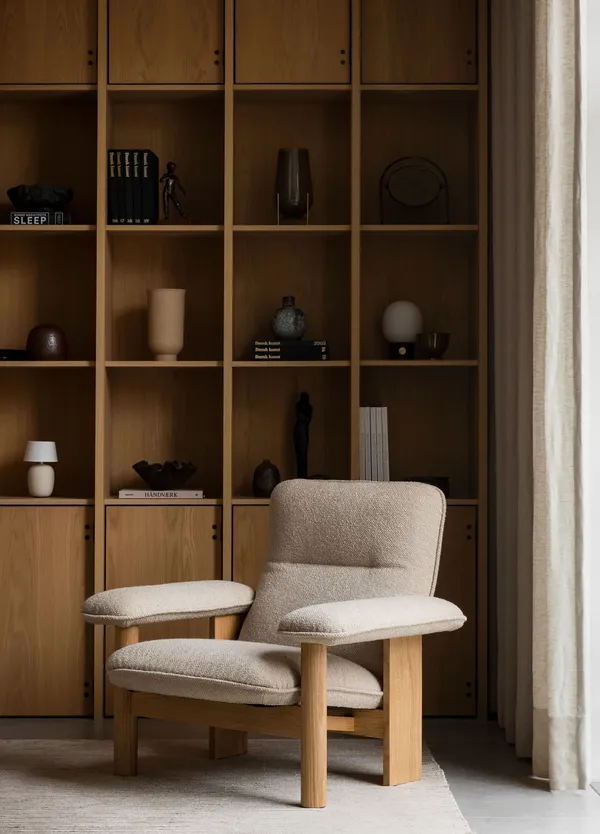 Brasilia Lenestol med Ottoman Natural Oak Bouclé 02 Beige