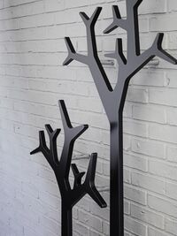 Tree Klesstativ Veggmontert 134 cm Sort