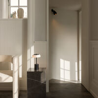 Blossi Mini Bordlampe Bærbar Sort / Opal