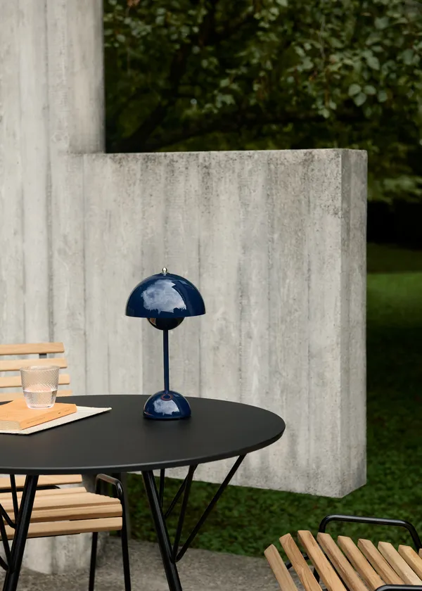Flowerpot VP9 Bordlampe Bærbar Steel Blue