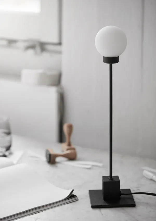 Snowball Bordlampe Messing