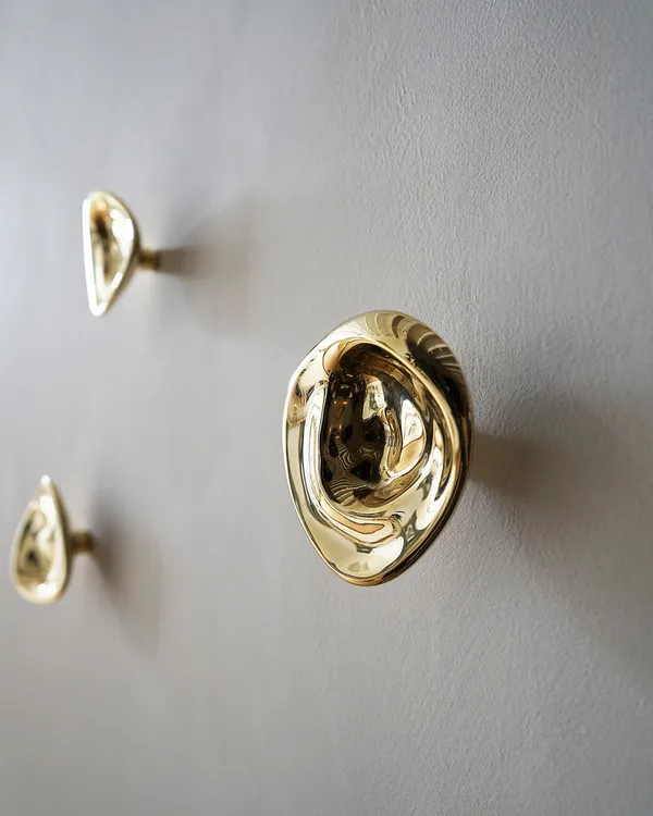 Ripple Knob Seinäkoukku 8 cm Kulta
