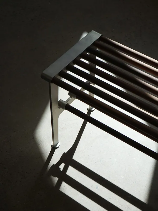 Nostalgi Bänk 100 cm Valnöt / Aluminium