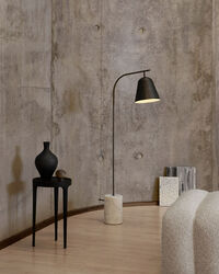 Line Two Gulvlampe Sort