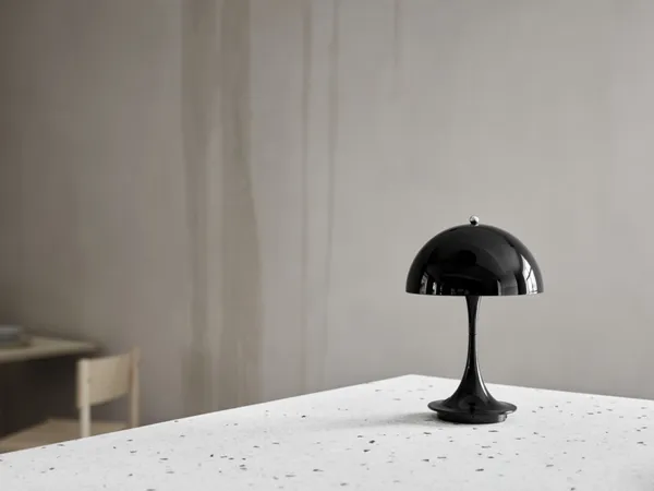 Panthella 160 Bordlampe Bærbar Sort