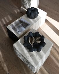 Bloom Vase 22.5 cm Sort
