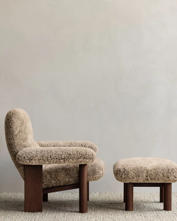 Brasilia Nojatuoli Walnut / Sheepskin Sahara