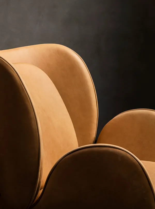 Embrace Armchair With Footstool L Vintage Cognac
